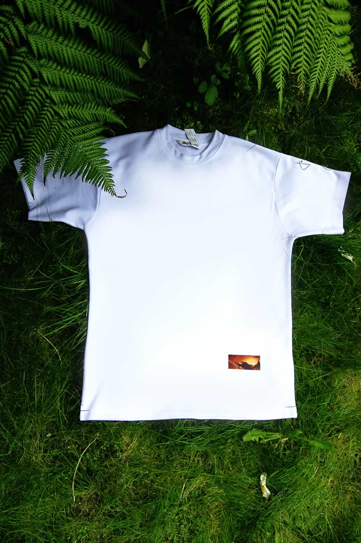 Men's white tshirt